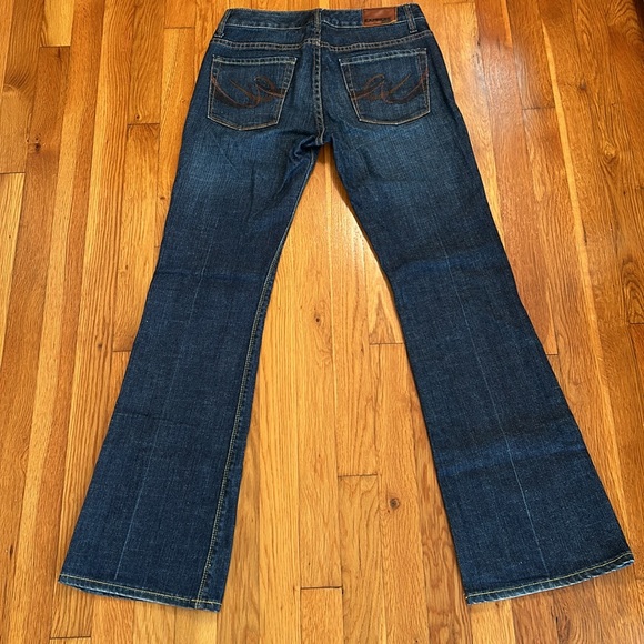 EXPRESS - Picture 2 of 3